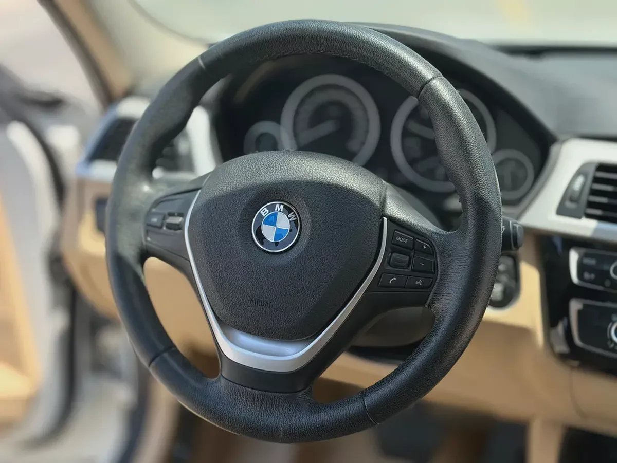 Stunning 2017 BMW 318i Executive - GCC Specs-5-5