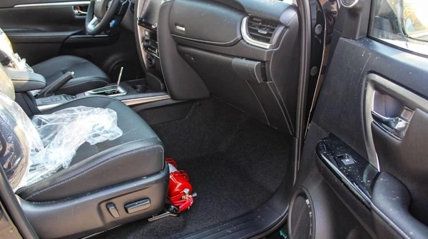 Toyota Fortuner FORTUNER VX 2.8L DIESEL 2024