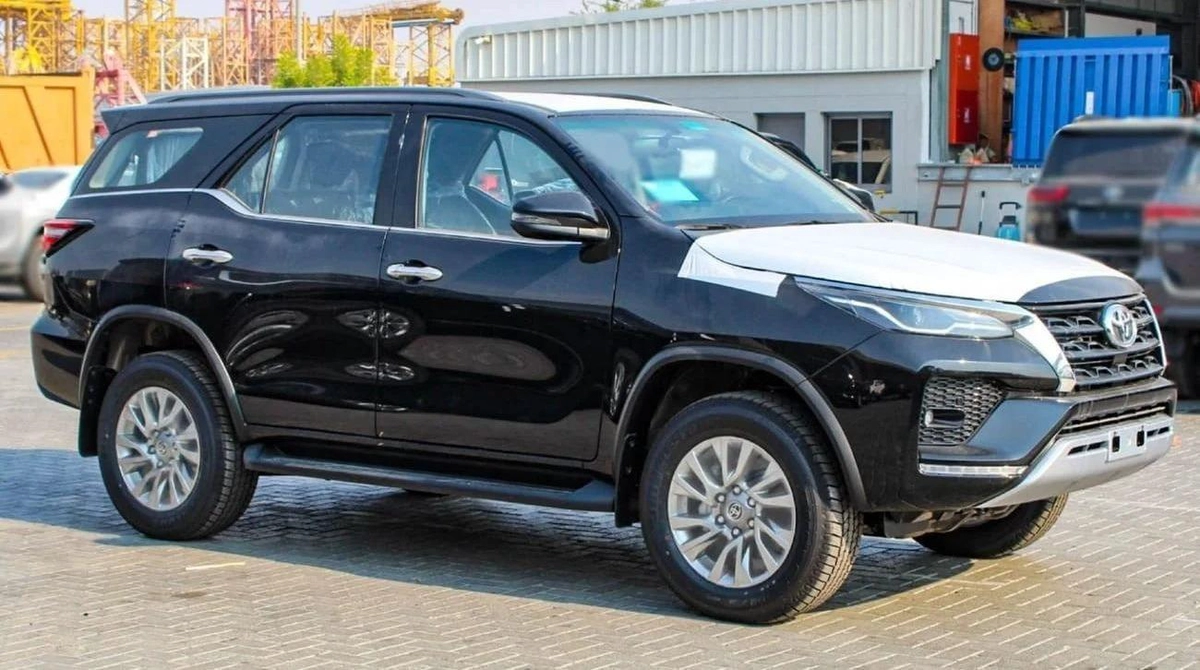 Toyota Fortuner FORTUNER VX 2.8L DIESEL 2024-18-18