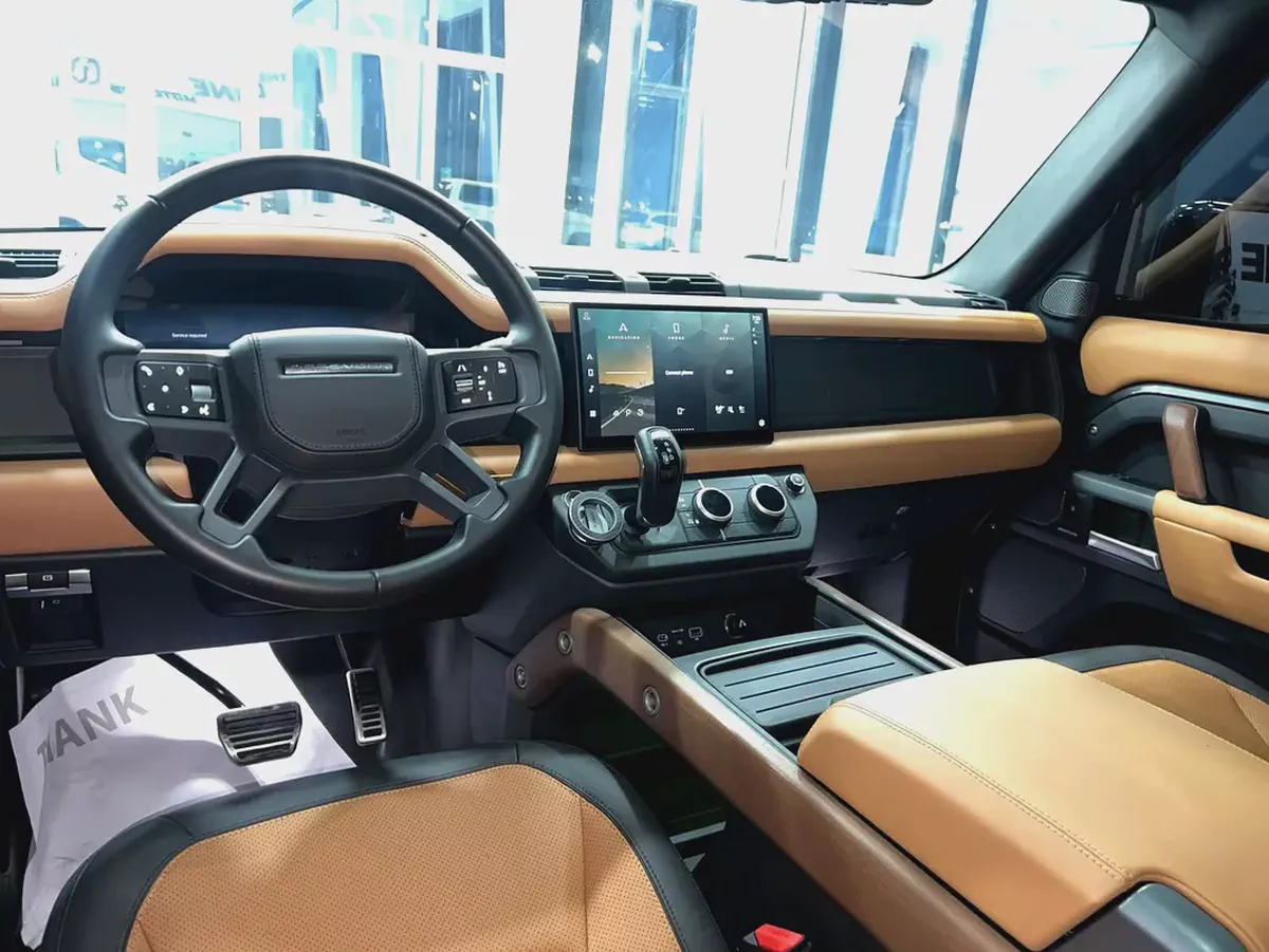 2024 Land Rover Defender 110 X | GCC Specs | Brand New Condition-10-10