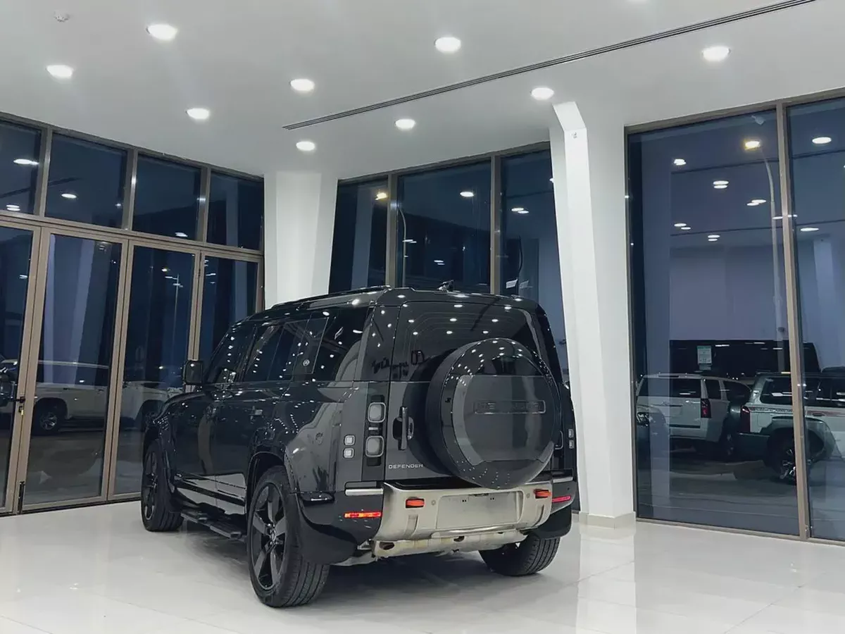 2024 Land Rover Defender 110 X | GCC Specs | Brand New Condition-18-18