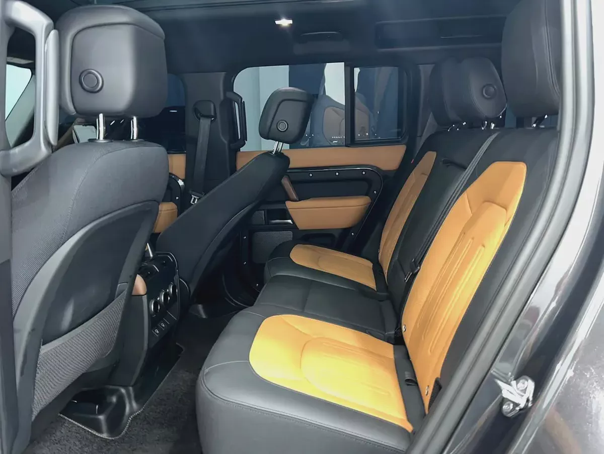 2024 Land Rover Defender 110 X | GCC Specs | Brand New Condition-8-8