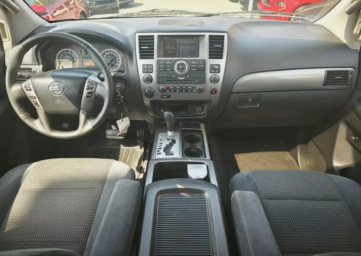 GCC Specs . Full Option . Single Owner - Excellent Condition-10-10