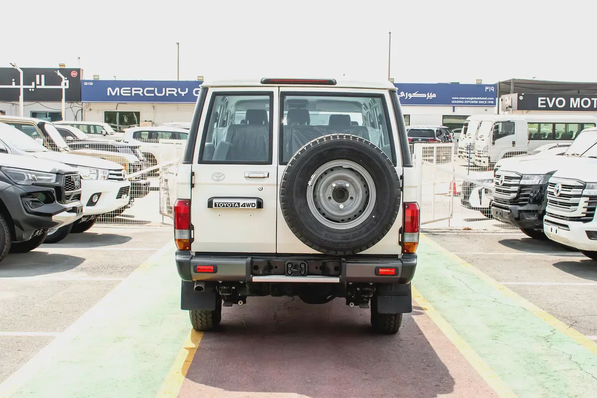 Toyota Land Cruiser LC76 4.0L 2026 with diff lock-15-15