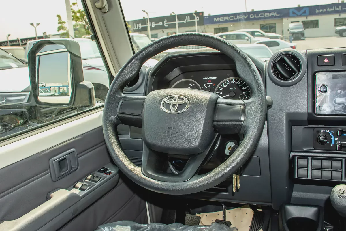 Toyota Land Cruiser LC76 4.0L 2026 with diff lock-17-17