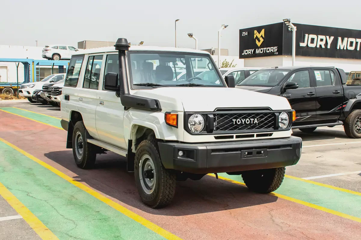 Toyota Land Cruiser LC76 4.0L 2026 with diff lock