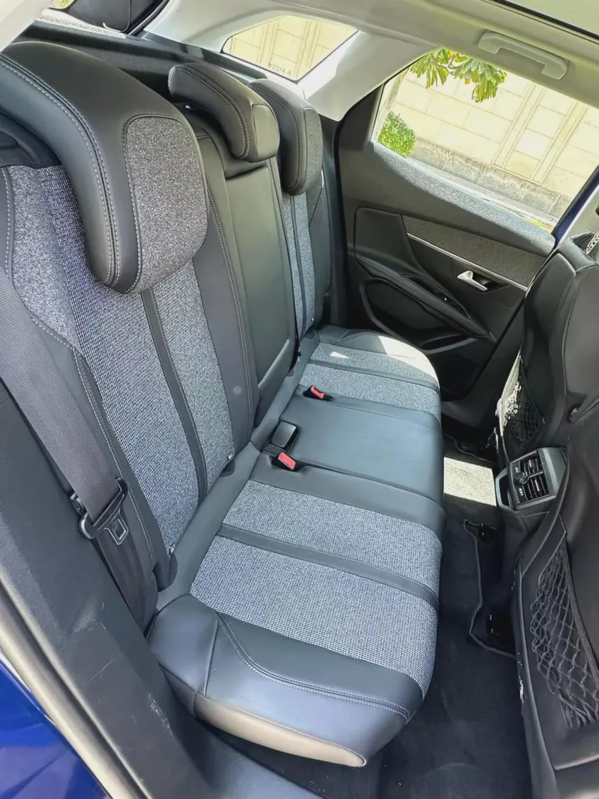 2018 Peugeot 3008 Allure G.C.C First Owner No Accidents-9-9