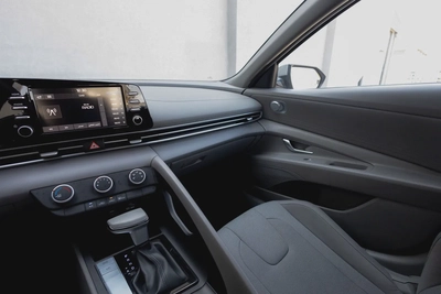 Hyundai Elantra / Avante 2023-24