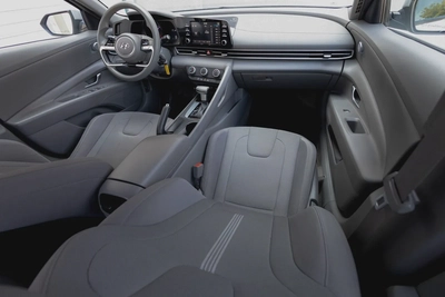 Hyundai Elantra / Avante 2023-15