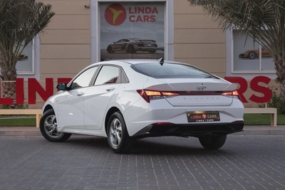 Hyundai Elantra / Avante 2023-13