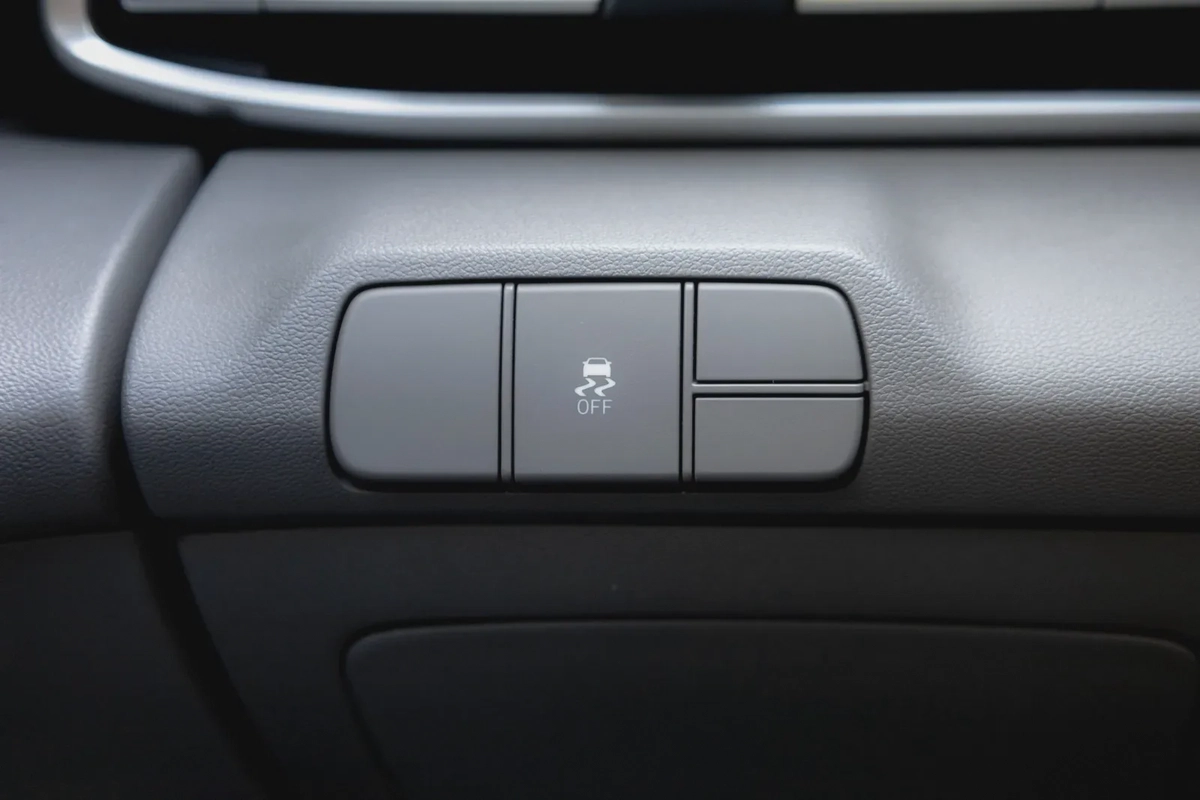 Hyundai Elantra / Avante 2023-23-23