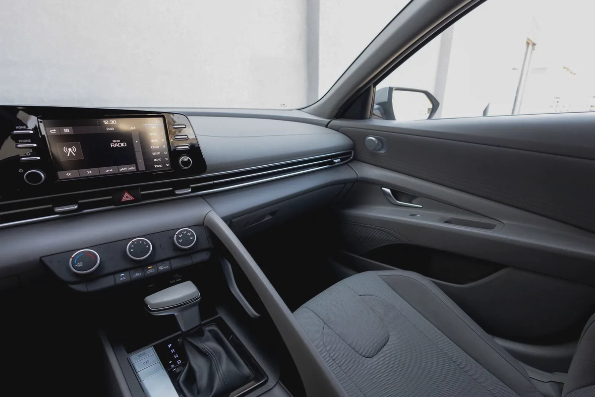 Hyundai Elantra / Avante 2023-24-24
