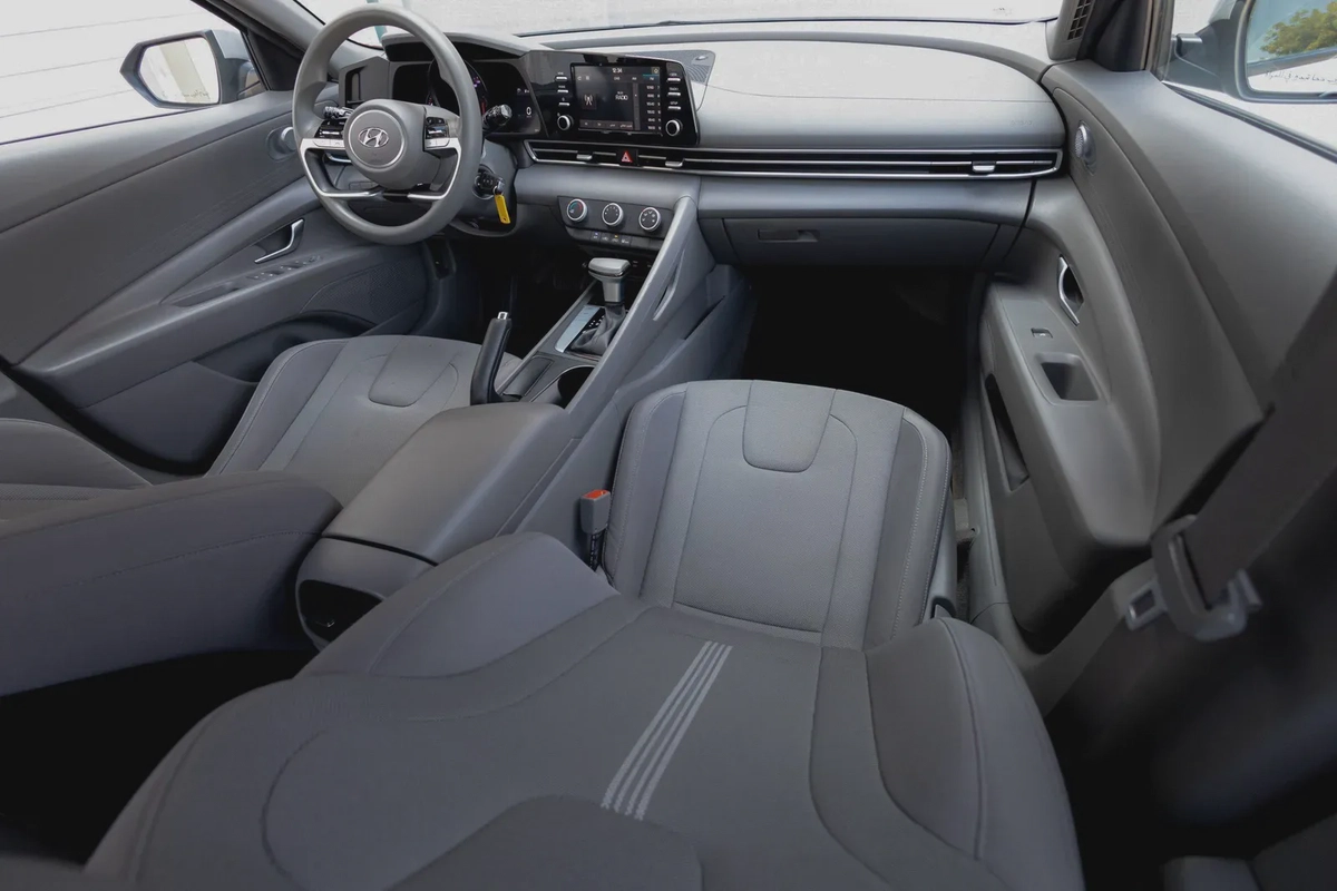 Hyundai Elantra / Avante 2023-15-15