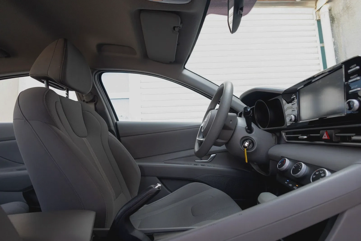 Hyundai Elantra / Avante 2023-18-18