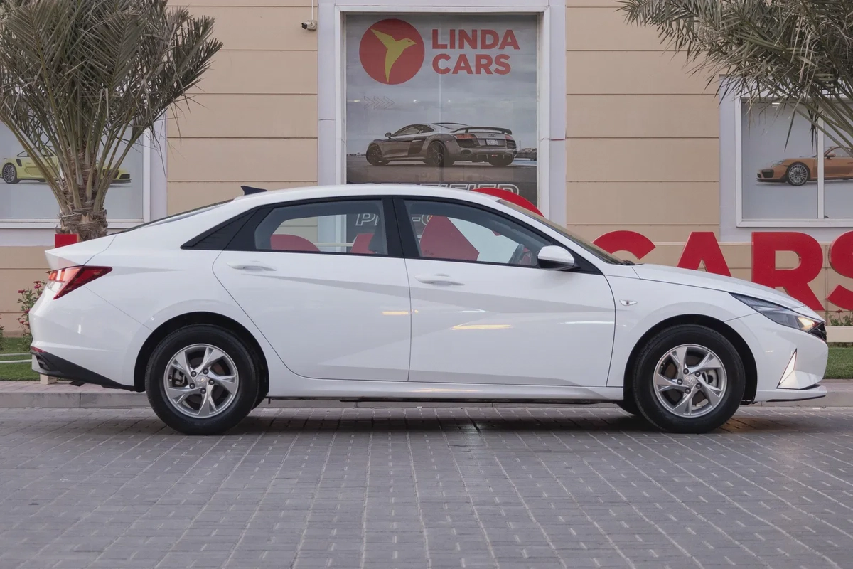 Hyundai Elantra / Avante 2023-19-19