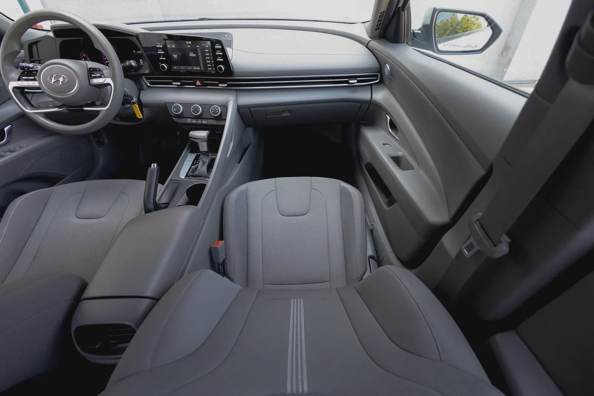 Hyundai Elantra / Avante 2023-12-12