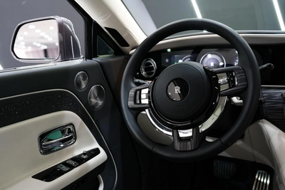 Rolls-Royce Spectre-12