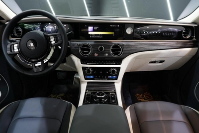 Rolls-Royce Spectre-18