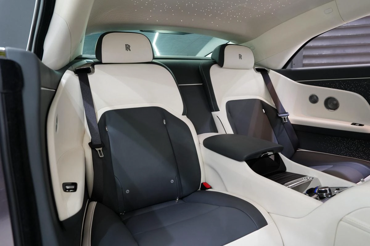 Rolls-Royce Spectre-5-5