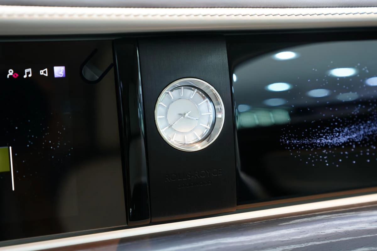Rolls-Royce Spectre-7-7