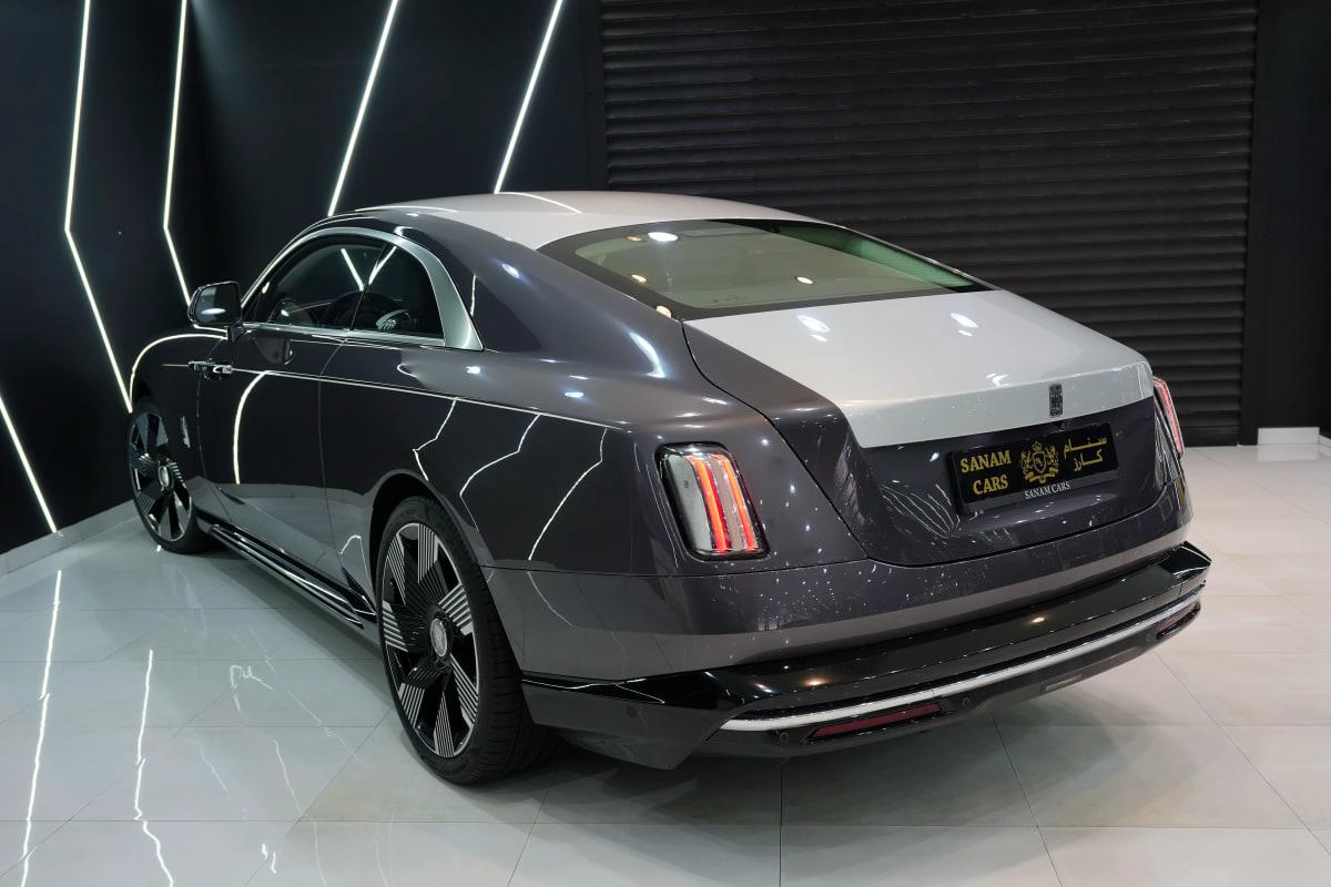 Rolls-Royce Spectre-8-8