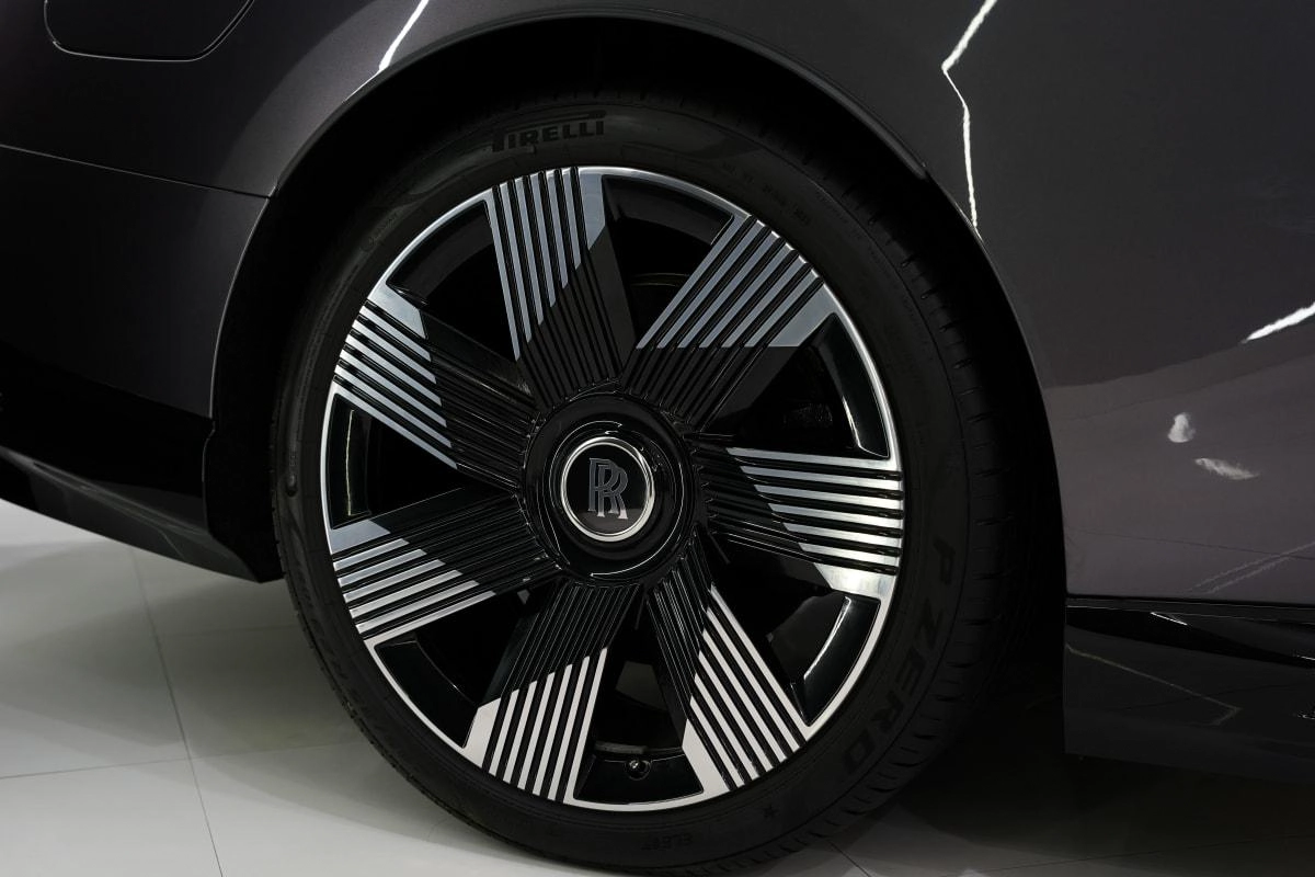 Rolls-Royce Spectre-11-11