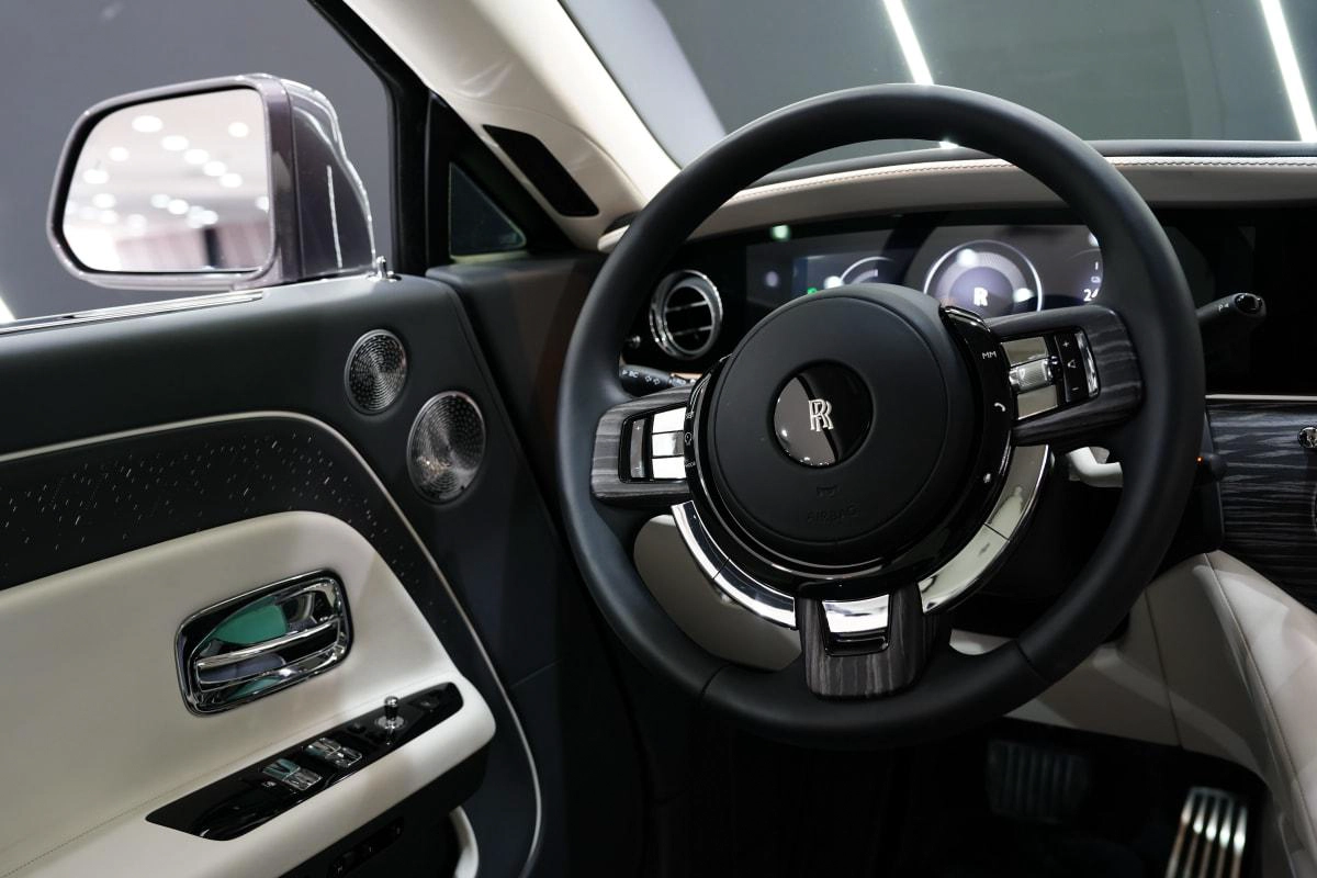 Rolls-Royce Spectre-12-12