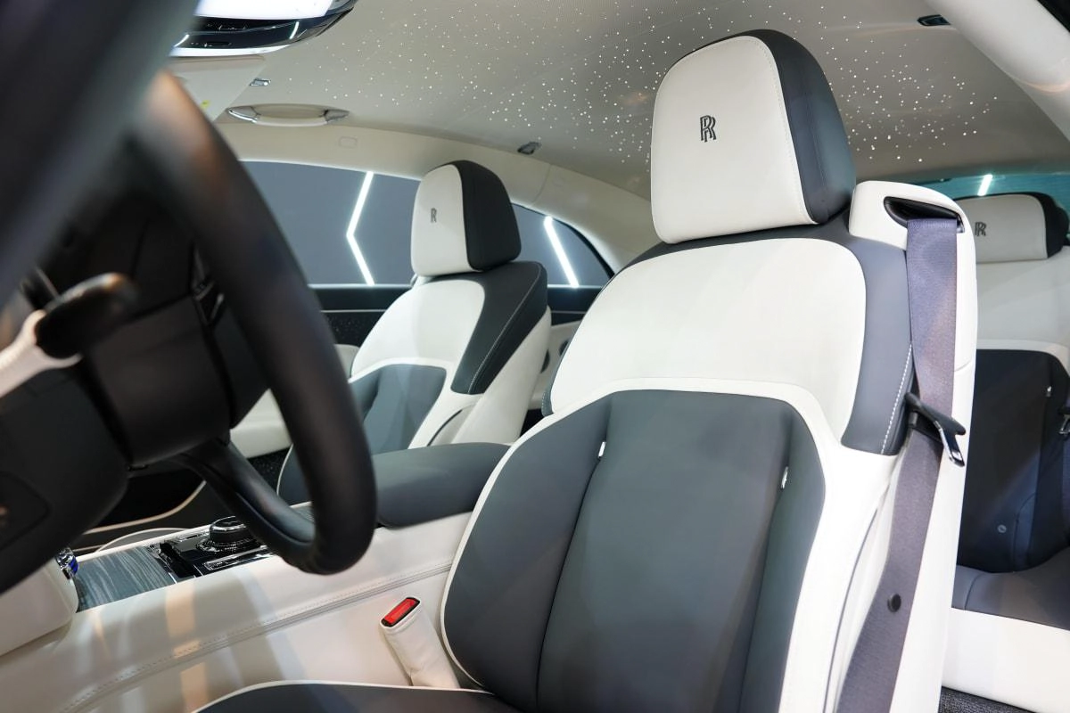 Rolls-Royce Spectre-16-16