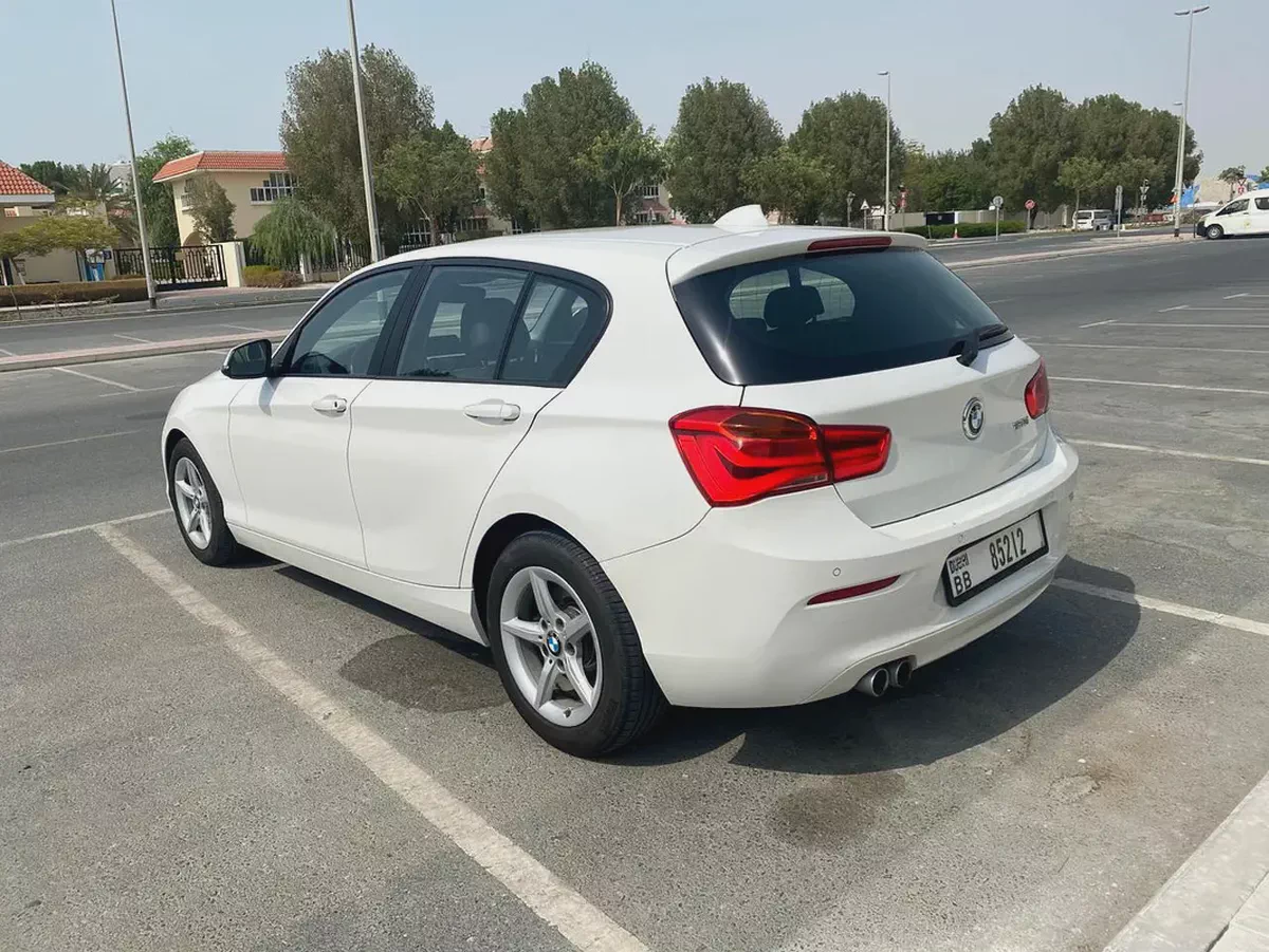 2019 bmw 120i sport line 2.0L  || GCC ||accident free ||Full services at bmw agency-4-4