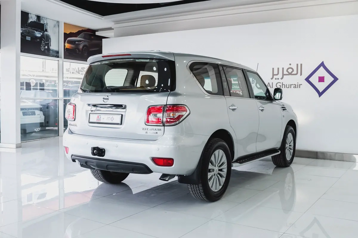 5.6 L LE TITANIUM | 1 OWNER | GCC |-3-3