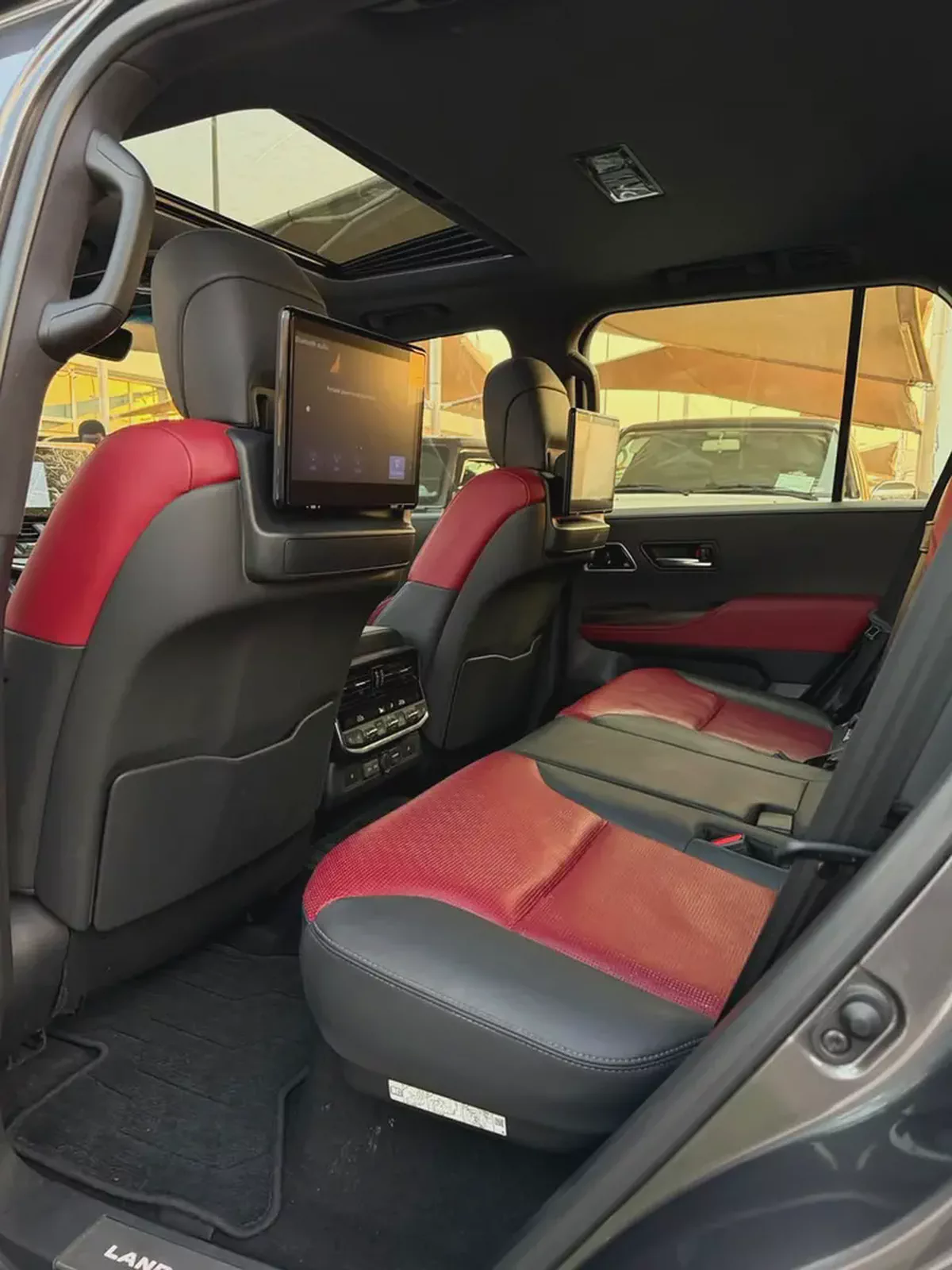 Toyota Land Cruiser VXR 2024 GCC Specs-11-11