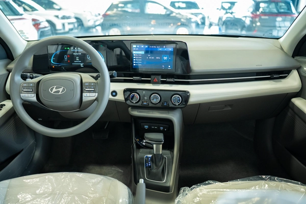HYUNDAI ACCENT LUXUARY 1.5L 2026