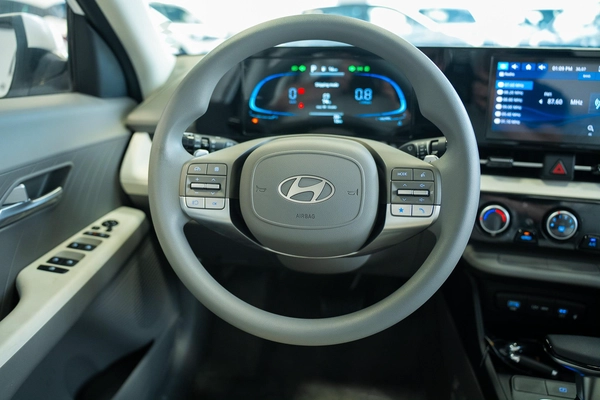 HYUNDAI ACCENT LUXUARY 1.5L 2026