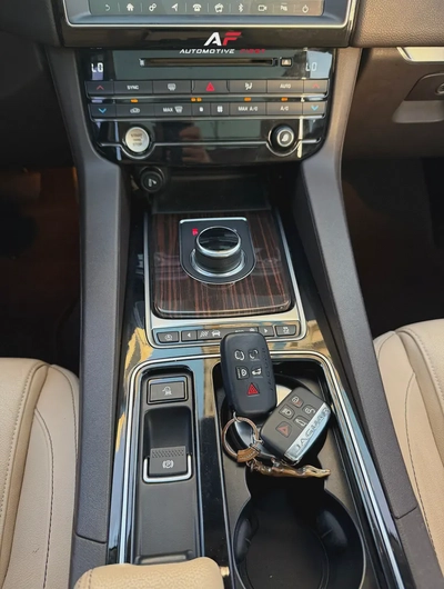2018 Jaguar F-Pace 25T | Stunning Condition | GCC Specs-10