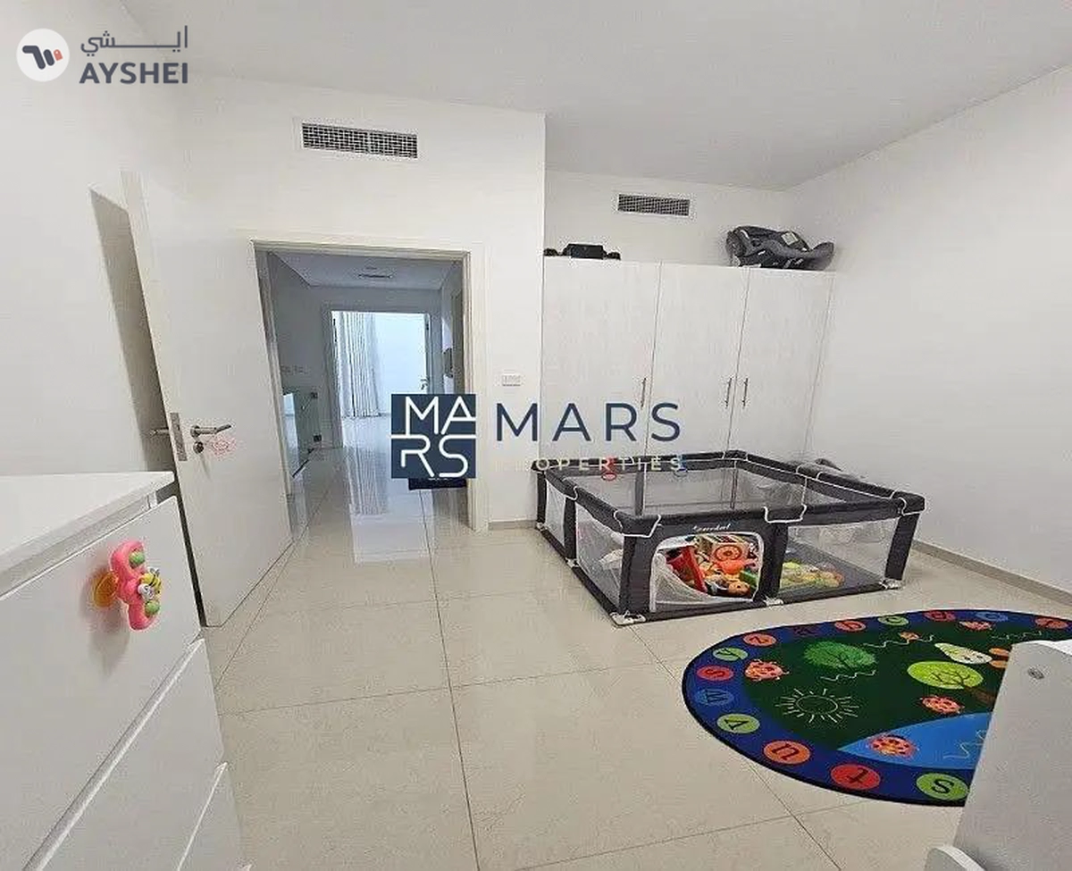 A spacious villa in Nasma - Luxury living in a tranquil community.