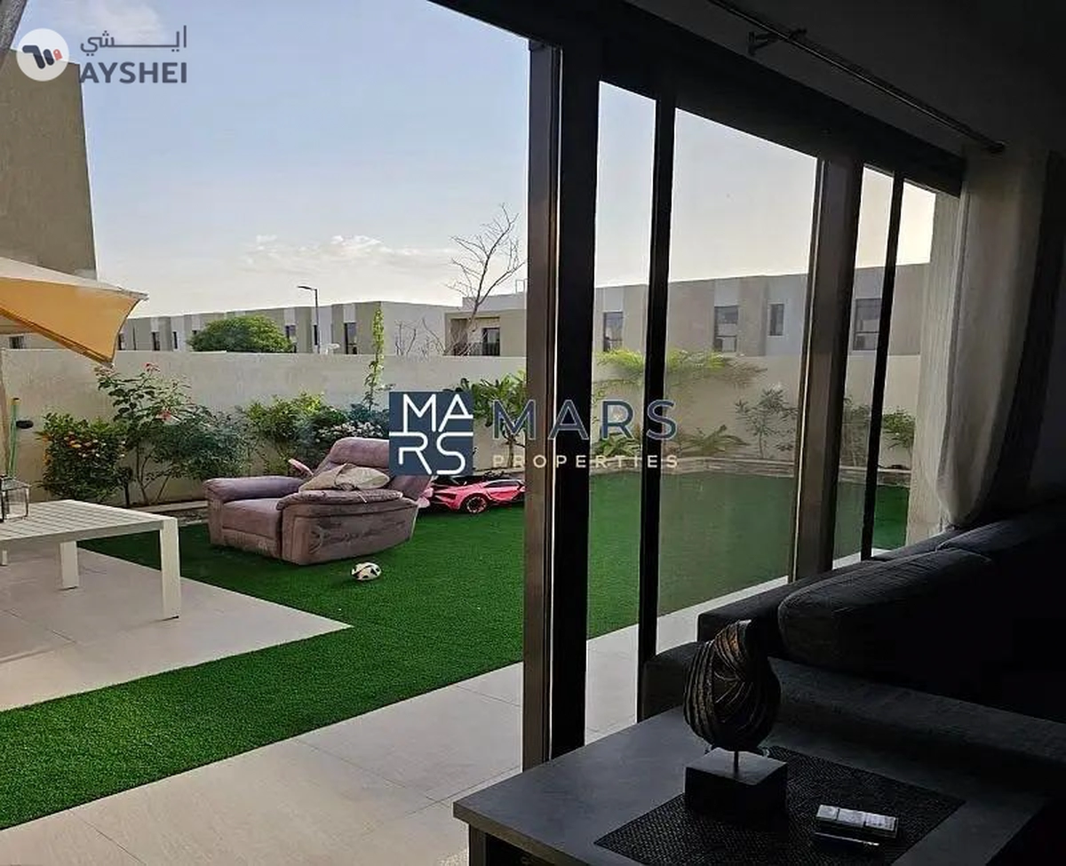 A spacious villa in Nasma - Luxury living in a tranquil community.