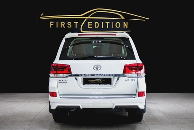Pristine Toyota Land Cruiser VXR 5.7L V8 Gcc  Grand Touring 2020 | GCC Specs | Full Service History-4