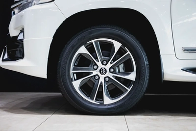 Pristine Toyota Land Cruiser VXR 5.7L V8 Gcc  Grand Touring 2020 | GCC Specs | Full Service History-6