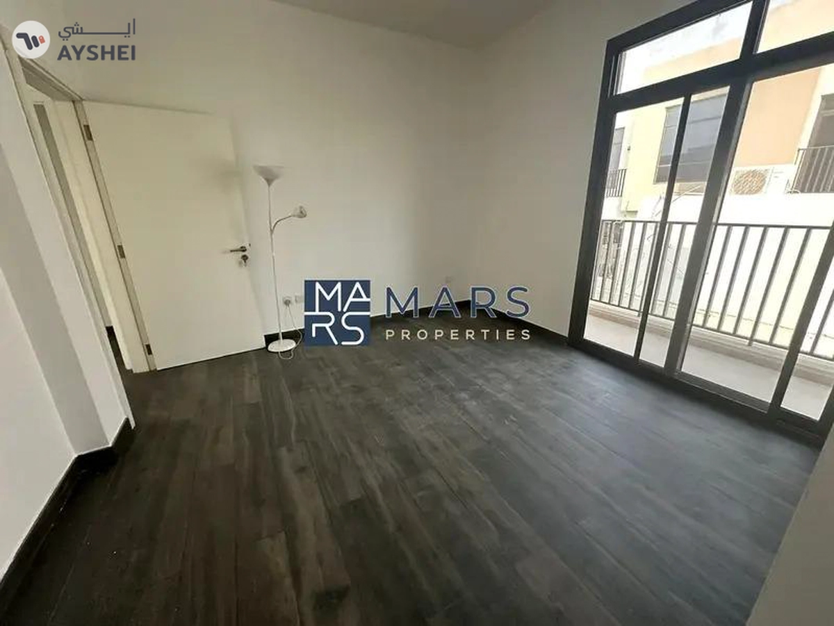 Lavish 4 Bedrooms Townhouse is Second Phase Corner unit is available for Sales