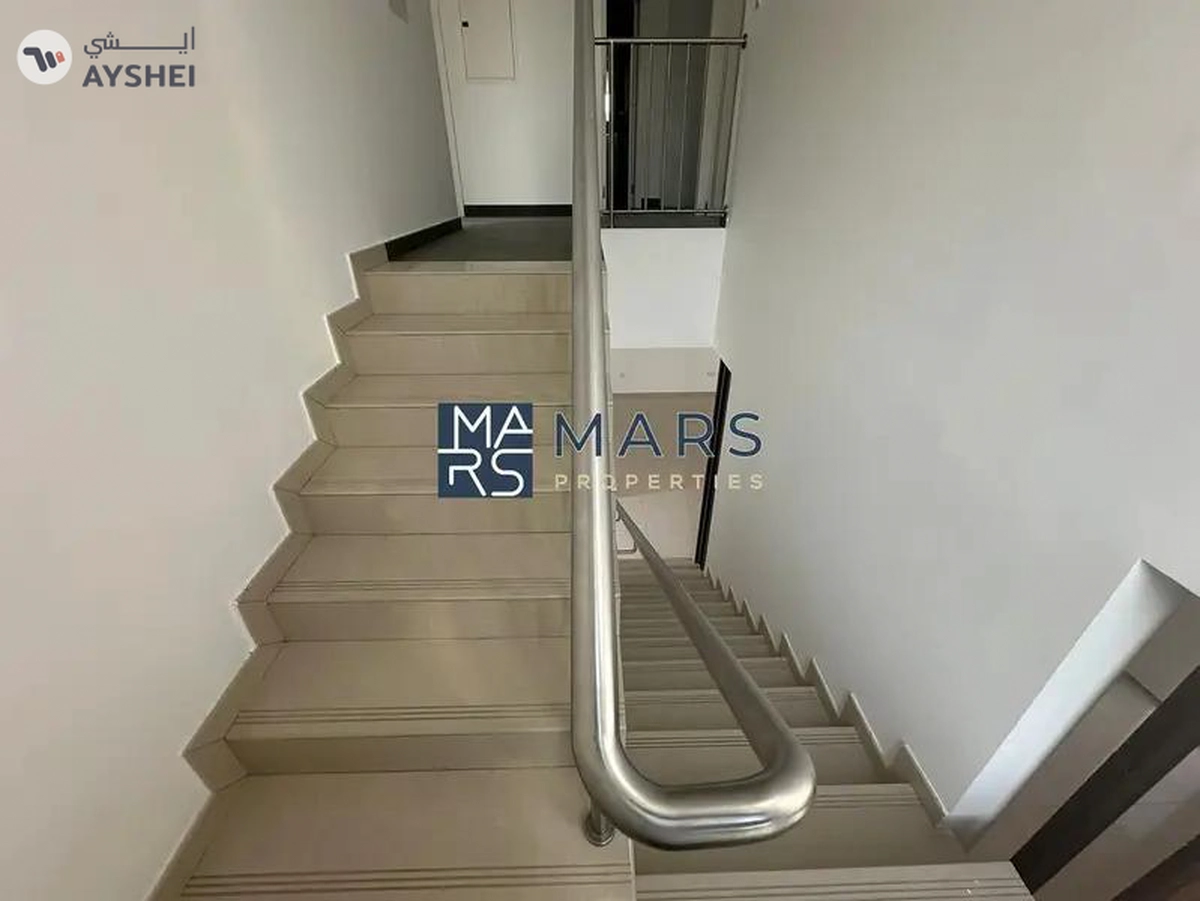 Lavish 4 Bedrooms Townhouse is Second Phase Corner unit is available for Sales