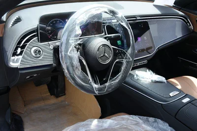 MERCEDES BENZ E200 2025 | BLACK-10