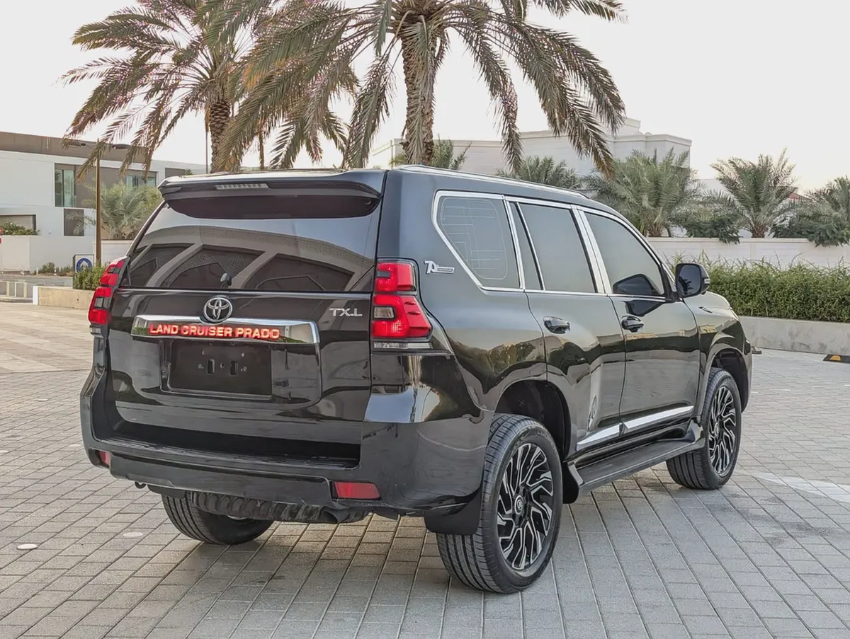 TOYOTA PRADO 2011 FACELIFTED 2023 WITH INTERIOR AND EXTERIOR GCC V4 2.7L IN EXCELLENT CONDITION