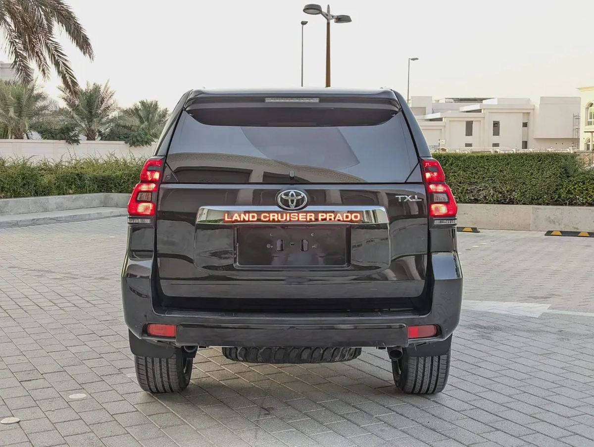 TOYOTA PRADO 2011 FACELIFTED 2023 WITH INTERIOR AND EXTERIOR GCC V4 2.7L IN EXCELLENT CONDITION