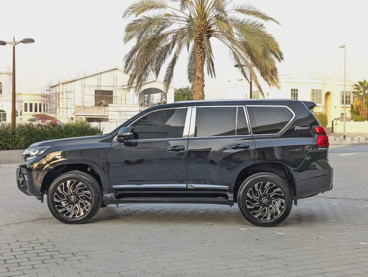 TOYOTA PRADO 2011 FACELIFTED 2023 WITH INTERIOR AND EXTERIOR GCC V4 2.7L IN EXCELLENT CONDITION