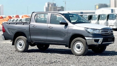 Toyota Hilux Toyota hilux 2.4L 2024 basic option V4-10