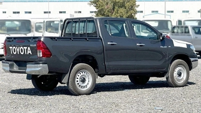 Toyota Hilux Toyota hilux 2.4L 2024 basic option V4-1