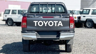 Toyota Hilux Toyota hilux 2.4L 2024 basic option V4-6