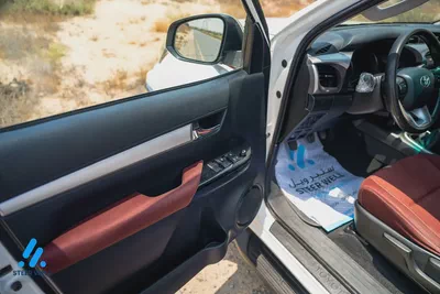 2020 Toyota Hilux SR5 2.7L Petrol Manual 4WD | Double Cab Pickup | GCC Specs-10
