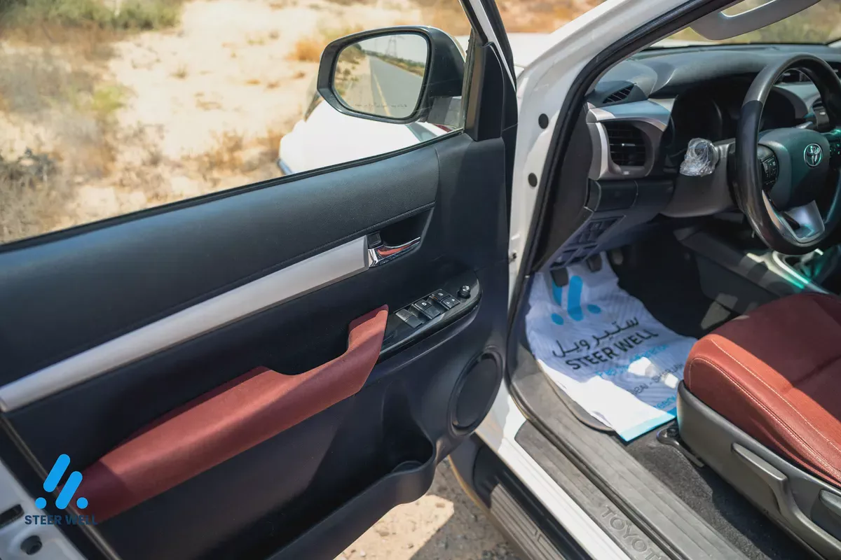 2020 Toyota Hilux SR5 2.7L Petrol Manual 4WD | Double Cab Pickup | GCC Specs-10-10