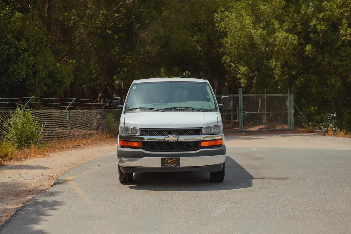 Chevrolet Express | Automatic | 11-Seater | GCC Specs | Ref#C06122-4-4
